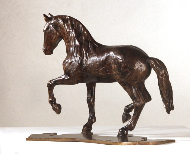 lusitanien au piaffer bronze